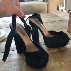 Steve madden black velvet heels